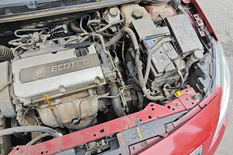 Used Buick GT 2012 XT 1.6L Automatic Fashion Edition Engine Bay Left