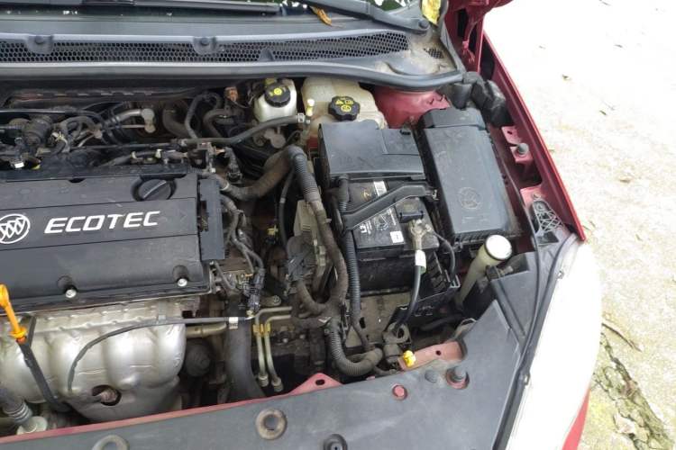 Used Buick GT 2012 GT 1.6L Automatic Fashion Edition Engine Bay Left