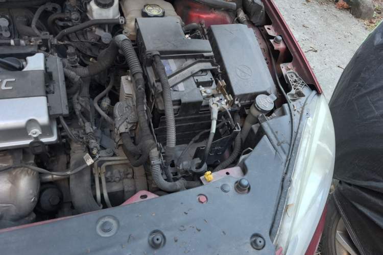 Used Buick GT 2012 GT 1.6L Automatic Fashion Edition Engine Bay Left
