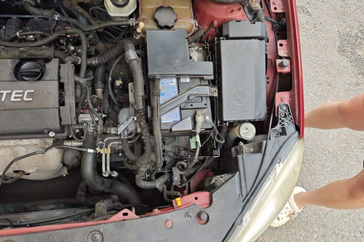 Used Buick GT 2012 GT 1.6L Automatic Fashion Edition Engine Bay Left