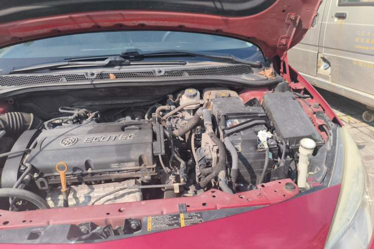 Used Buick GT 2012 XT 1.6L Automatic Fashion Edition Engine Bay Left