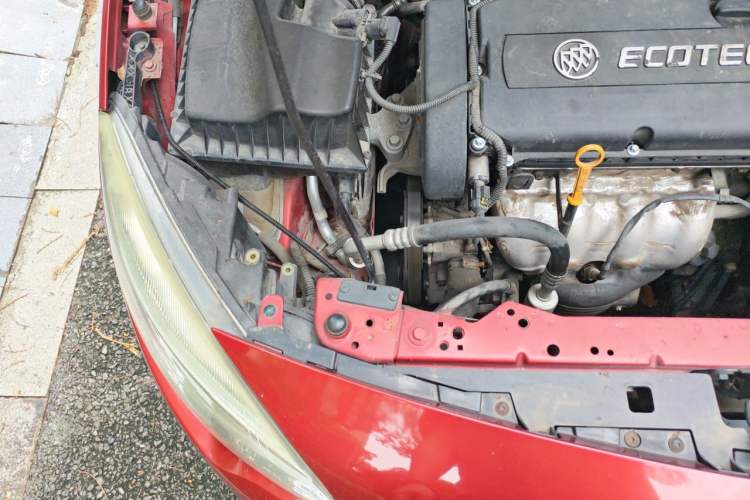 Used Buick GT 2012 XT 1.6L Automatic Fashion Edition Engine Bay Right