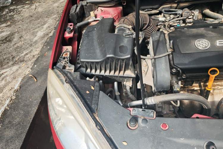 Used Buick GT 2012 GT 1.6L Manual Entry-Level Model Engine Bay Right