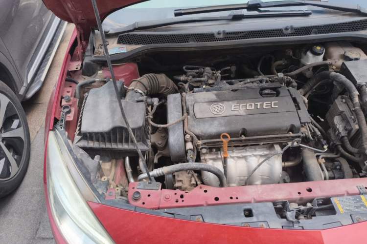 Used Buick GT 2012 XT 1.6L Automatic Fashion Edition Engine Bay Right