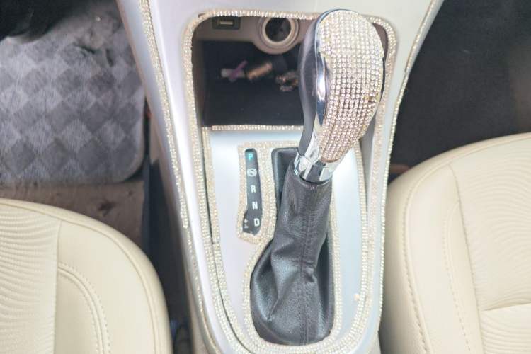 Used Buick GT 2012 GT 1.6L Automatic Fashion Edition Gear Lever
