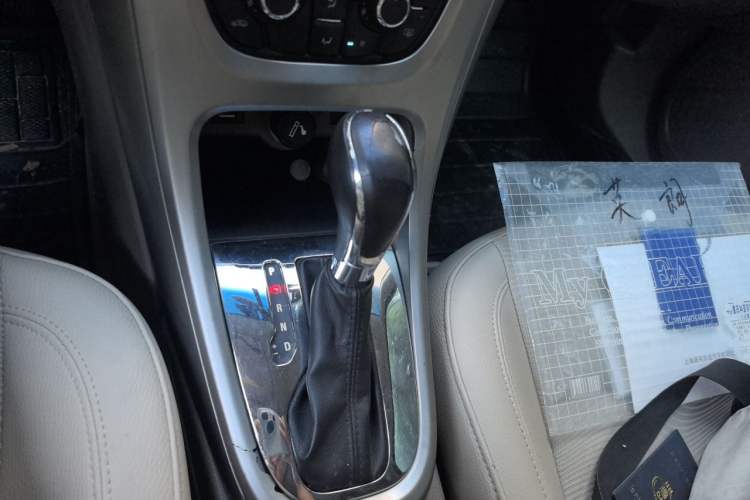 Used Buick GT 2012 GT 1.6L Automatic Fashion Edition Gear Lever
