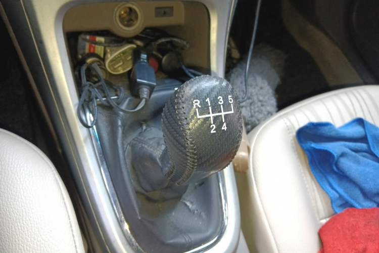 Used Buick GT 2012 GT 1.6L Manual Comfort Edition Gear Lever