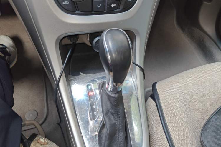 Used Buick GT 2012 GT 1.6L Automatic Fashion Edition Gear Lever