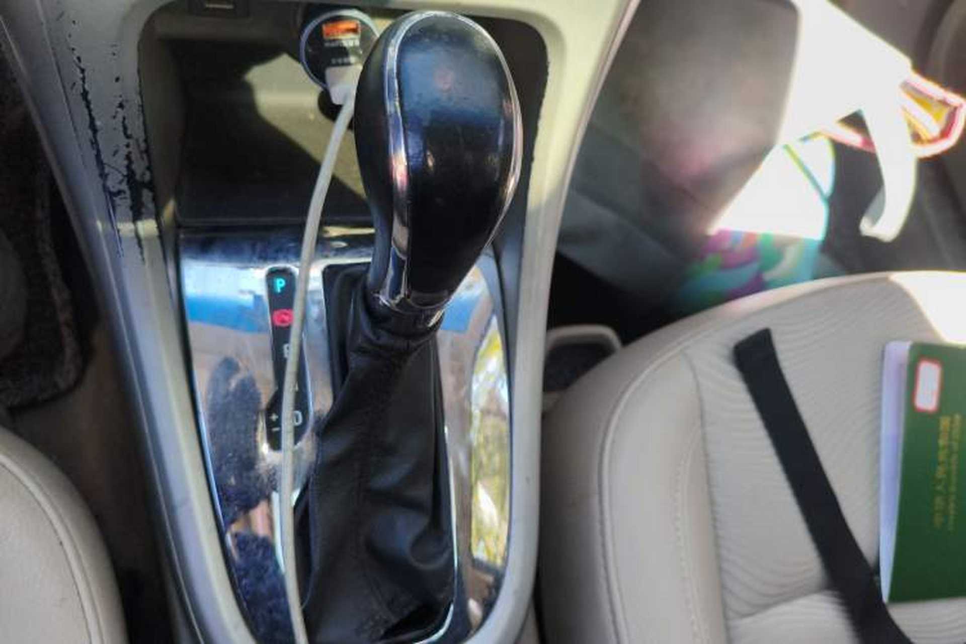 Used Buick GT 2012 GT 1.6L Automatic Fashion Edition Gear Lever