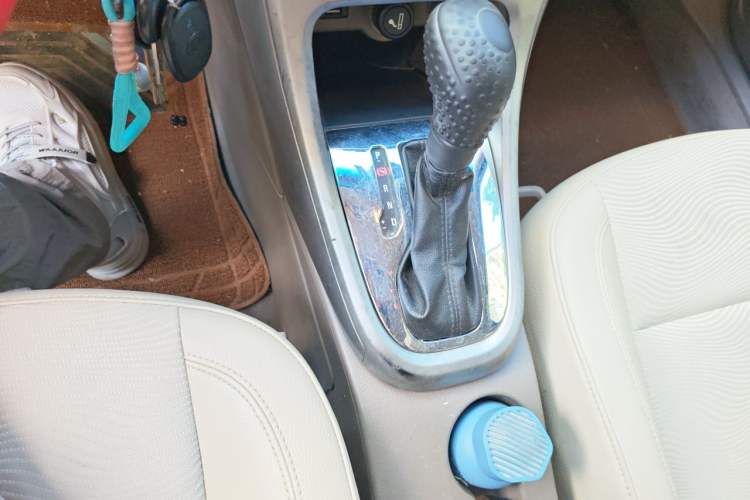 Used Buick GT 2012 GT 1.6L Automatic Fashion Edition Gear Lever