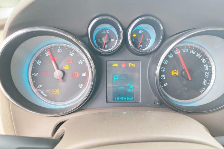 Used Buick GT 2012 GT 1.6L Automatic Fashion Edition Instrument Cluster