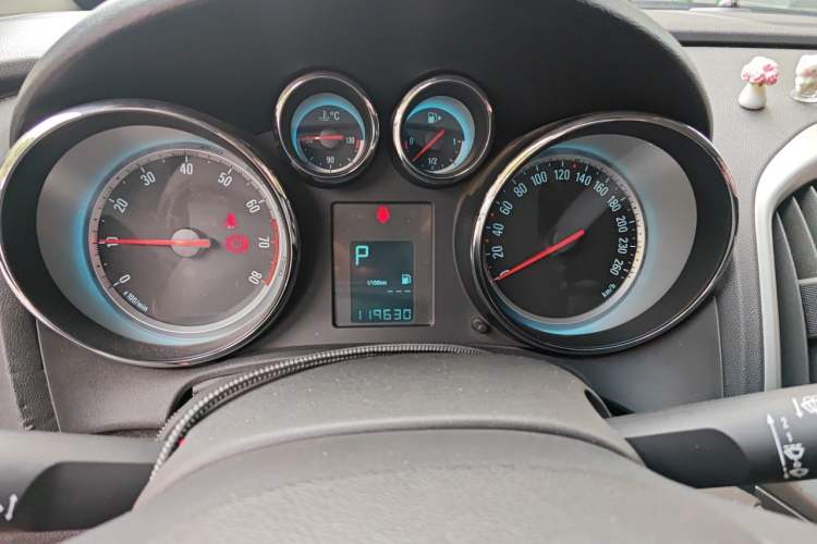 Used Buick GT 2012 XT 1.6L Automatic Fashion Edition Instrument Cluster