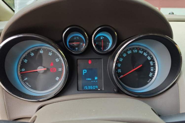 Used Buick GT 2012 GT 1.6L Automatic Fashion Edition Instrument Cluster