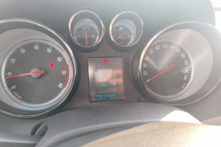 Used Buick GT 2012 XT 1.6L Automatic Fashion Edition Instrument Cluster
