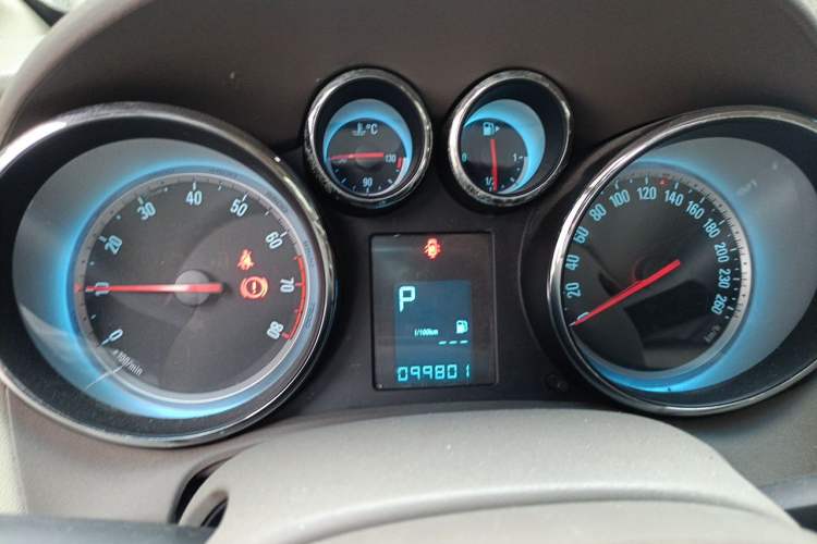 Used Buick GT 2012 GT 1.8L Automatic Fashionable Leather Edition Instrument Cluster