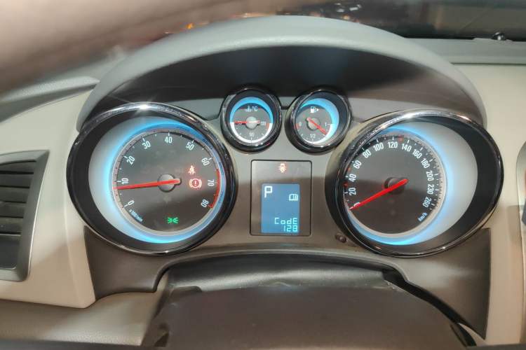Used Buick GT 2012 XT 1.6L Automatic Fashion Edition Instrument Cluster