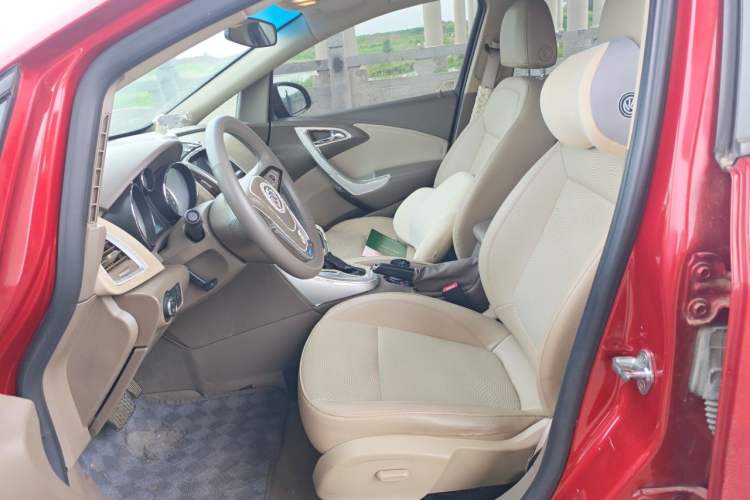 Used Buick GT 2012 GT 1.6L Automatic Fashion Edition Left Front Seat