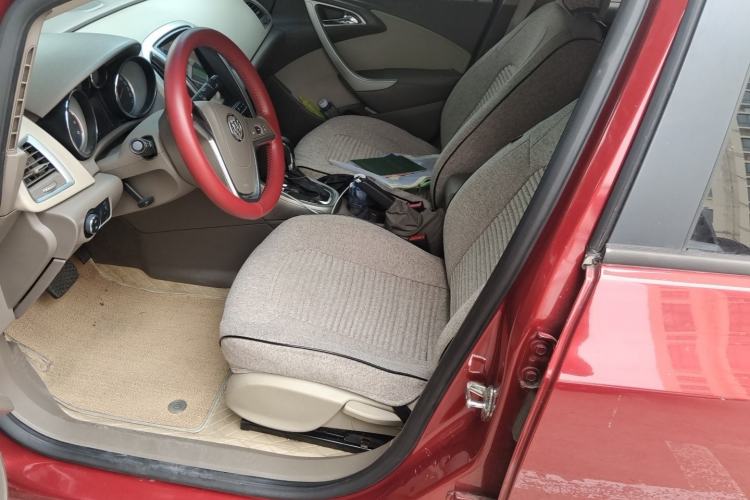 Used Buick GT 2012 GT 1.6L Automatic Fashion Edition Left Front Seat