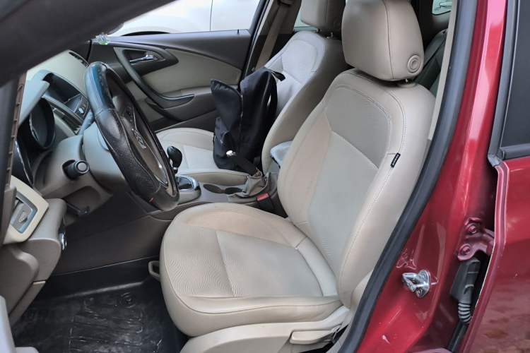 Used Buick GT 2012 GT 1.6L Manual Entry-Level Model Left Front Seat