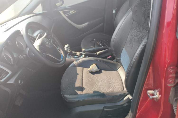 Used Buick GT 2012 XT 1.6L Automatic Fashion Edition Left Front Seat