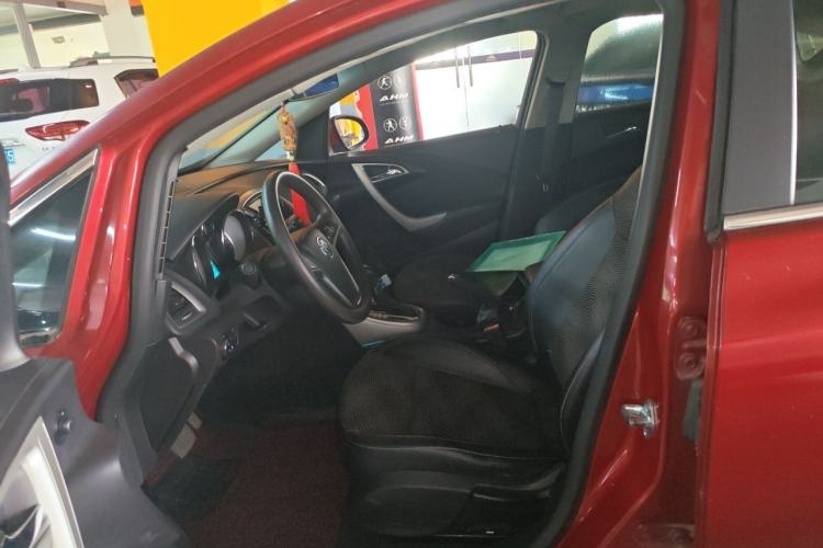 Used Buick GT 2012 XT 1.6L Automatic Fashion Edition Left Front Seat