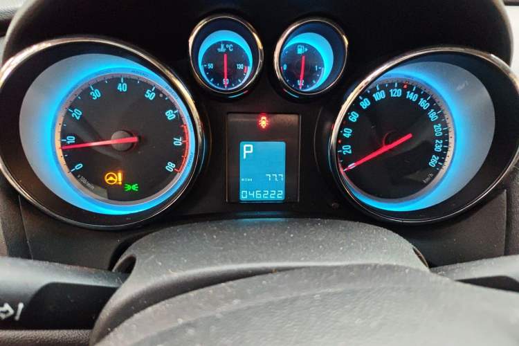 Used Buick GT 2012 GT 1.8L Automatic Fashionable Leather Edition Odometer Close Up