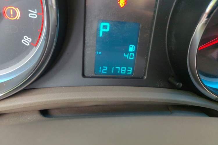 Used Buick GT 2012 GT 1.6L Automatic Fashion Edition Odometer Close Up