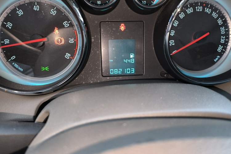 Used Buick GT 2012 GT 1.6L Manual Entry-Level Model Odometer Close Up