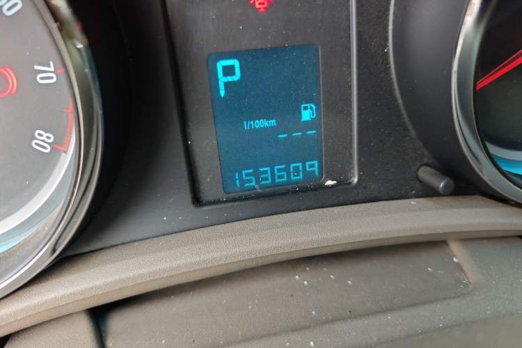 Used Buick GT 2012 GT 1.6L Automatic Fashion Edition Odometer Close Up