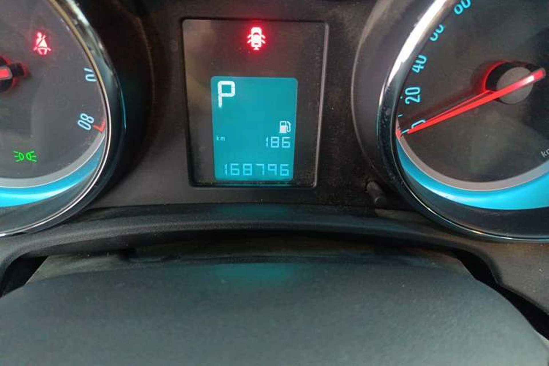 Used Buick GT 2012 XT 1.6L Automatic Fashion Edition Odometer Close Up