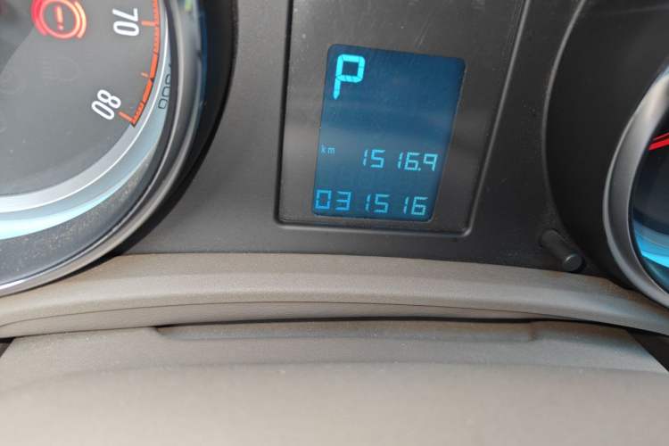 Used Buick GT 2012 GT 1.6L Automatic Fashion Edition Odometer Close Up