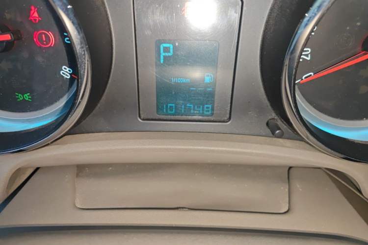 Used Buick GT 2012 GT 1.6L Automatic Comfort Edition Odometer Close Up