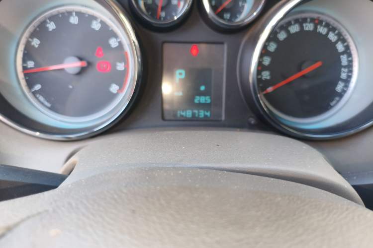 Used Buick GT 2012 GT 1.6L Automatic Fashion Edition Odometer Close Up
