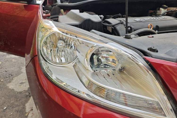 Used Buick GT 2012 GT 1.6L Automatic Fashion Edition Right Front Headlight