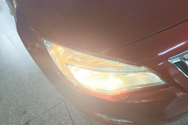 Used Buick GT 2012 XT 1.6L Automatic Fashion Edition Right Front Headlight
