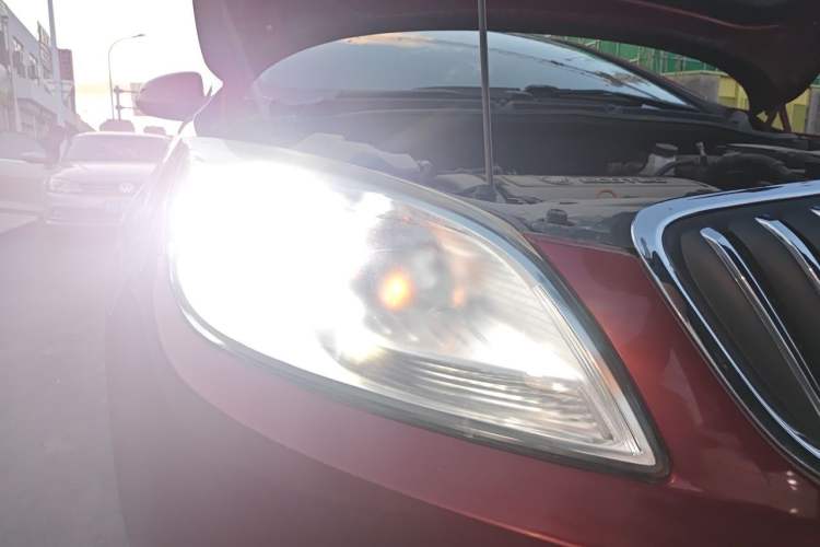Used Buick GT 2012 GT 1.6L Automatic Comfort Edition Right Front Headlight