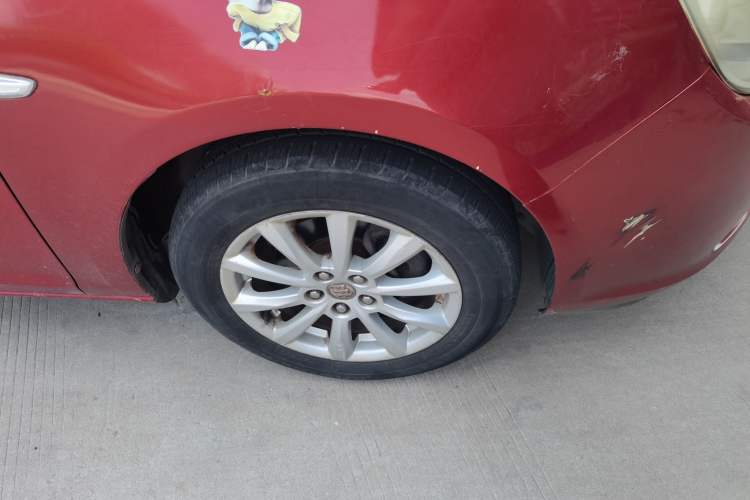 Used Buick GT 2012 GT 1.6L Automatic Fashion Edition Right Front Wheel Hub