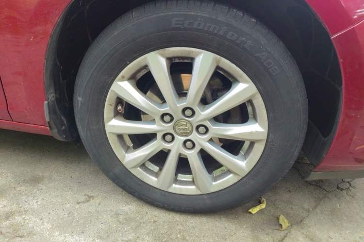 Used Buick GT 2012 GT 1.6L Automatic Fashion Edition Right Front Wheel Hub