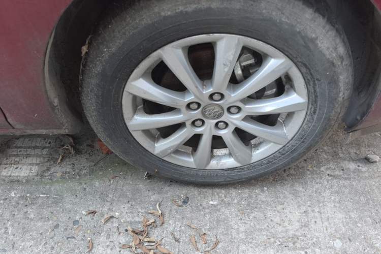 Used Buick GT 2012 GT 1.6L Automatic Fashion Edition Right Front Wheel Hub