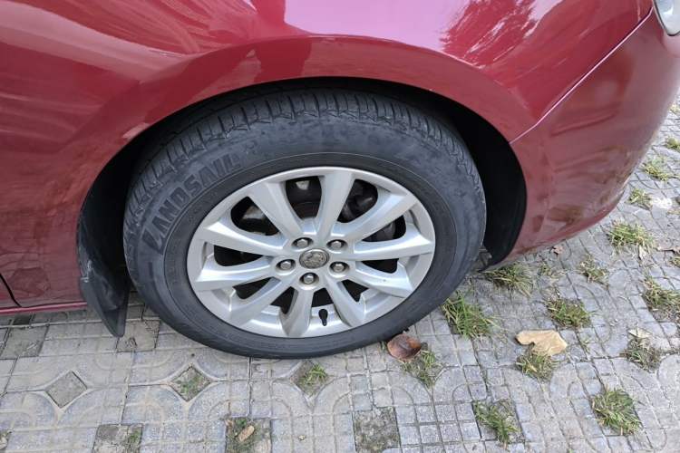 Used Buick GT 2012 GT 1.6L Manual Entry-Level Model Right Front Wheel Hub