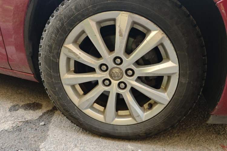 Used Buick GT 2012 GT 1.6L Automatic Fashion Edition Right Front Wheel Hub