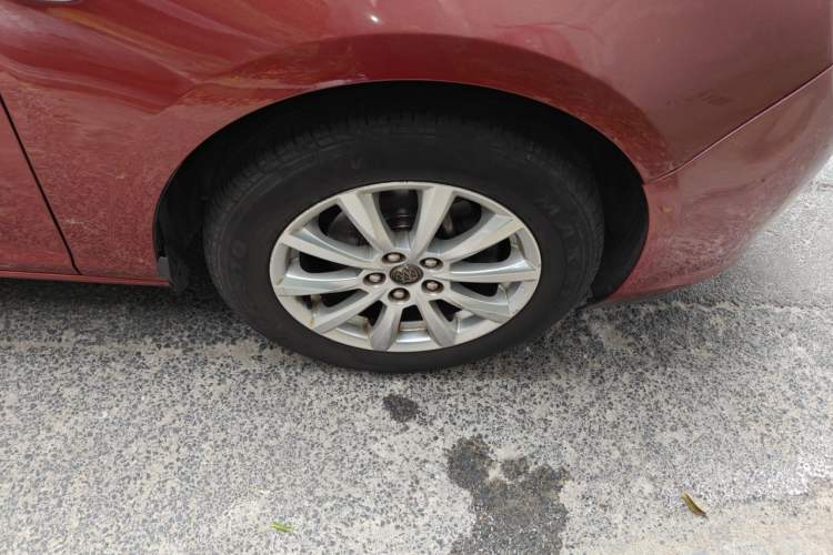 Used Buick GT 2012 GT 1.6L Automatic Fashion Edition Right Front Wheel Hub