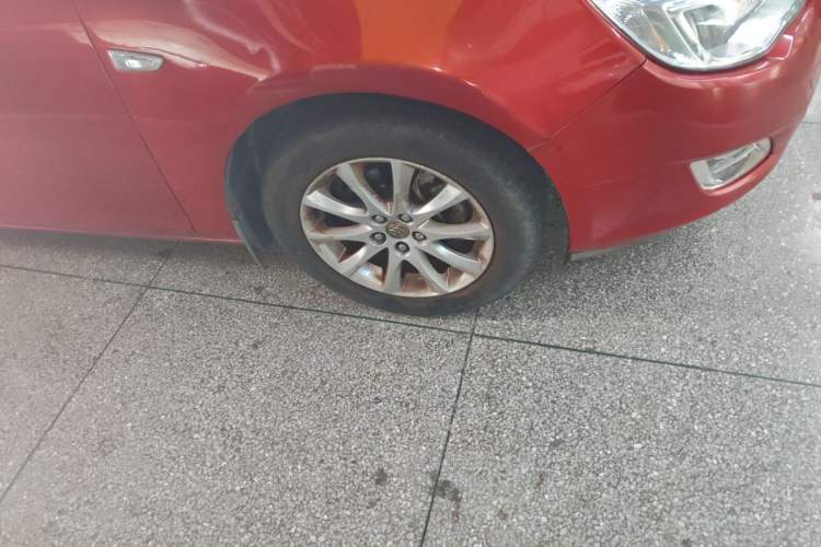 Used Buick GT 2012 XT 1.6L Automatic Fashion Edition Right Front Wheel Hub