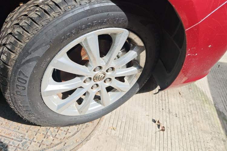 Used Buick GT 2012 GT 1.6L Manual Entry-Level Model Right Front Wheel Hub