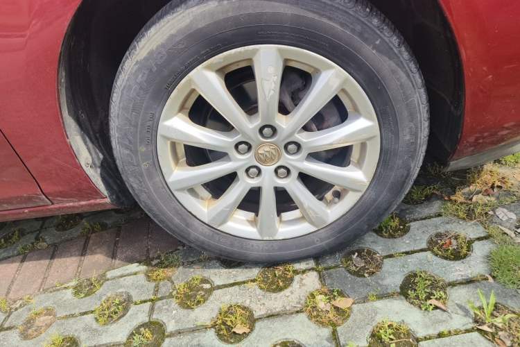 Used Buick GT 2012 GT 1.8L Automatic Fashionable Leather Edition Right Front Wheel Hub