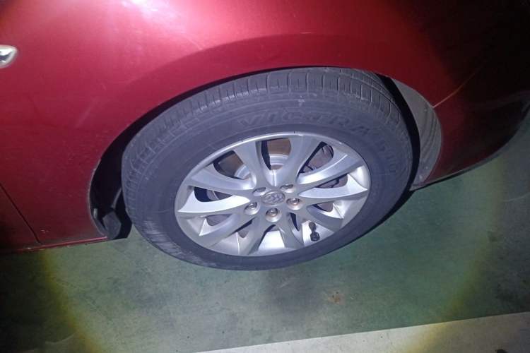 Used Buick GT 2012 XT 1.6L Automatic Fashion Edition Right Front Wheel Hub