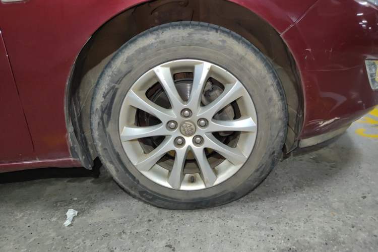 Used Buick GT 2012 XT 1.6L Automatic Fashion Edition Right Front Wheel Hub