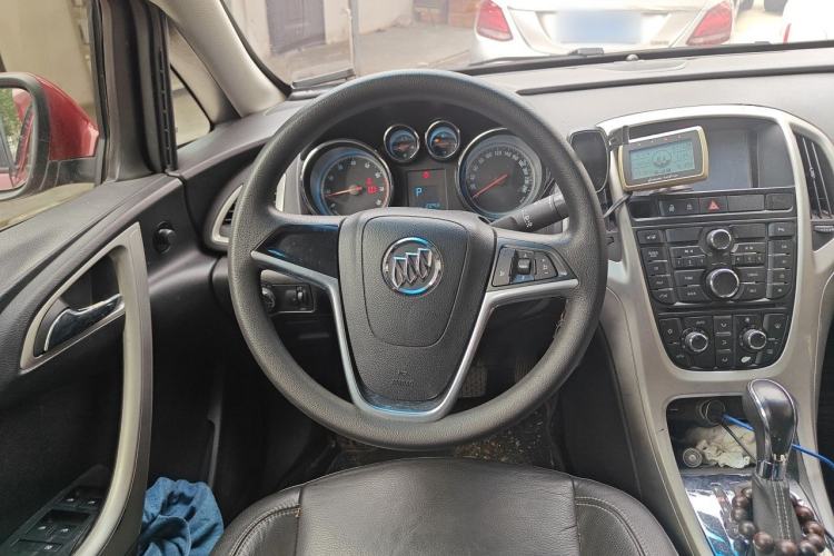 Used Buick GT 2012 GT 1.8L Automatic Fashionable Leather Edition Steering Wheel