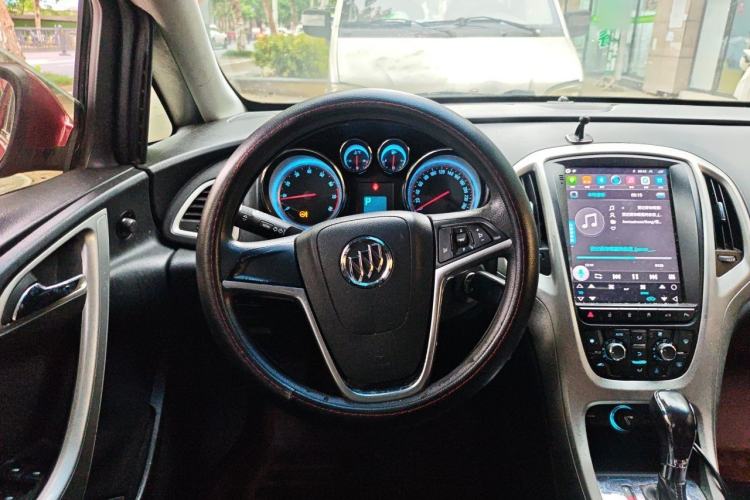 Used Buick GT 2012 GT 1.8L Automatic Fashionable Leather Edition Steering Wheel