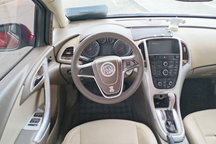 Used Buick GT 2012 GT 1.6L Automatic Fashion Edition Steering Wheel